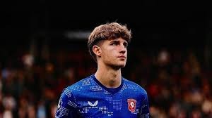 扑克开局怎么选牌（扑克起手牌如何选择）